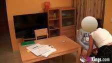 profesora se folla a su alumno virgen