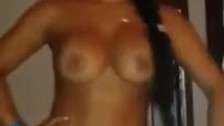 Colombiana desnuda en mi cuarto